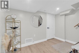 220 Bruce St in Kitchener, ON - Building Photo - Building Photo