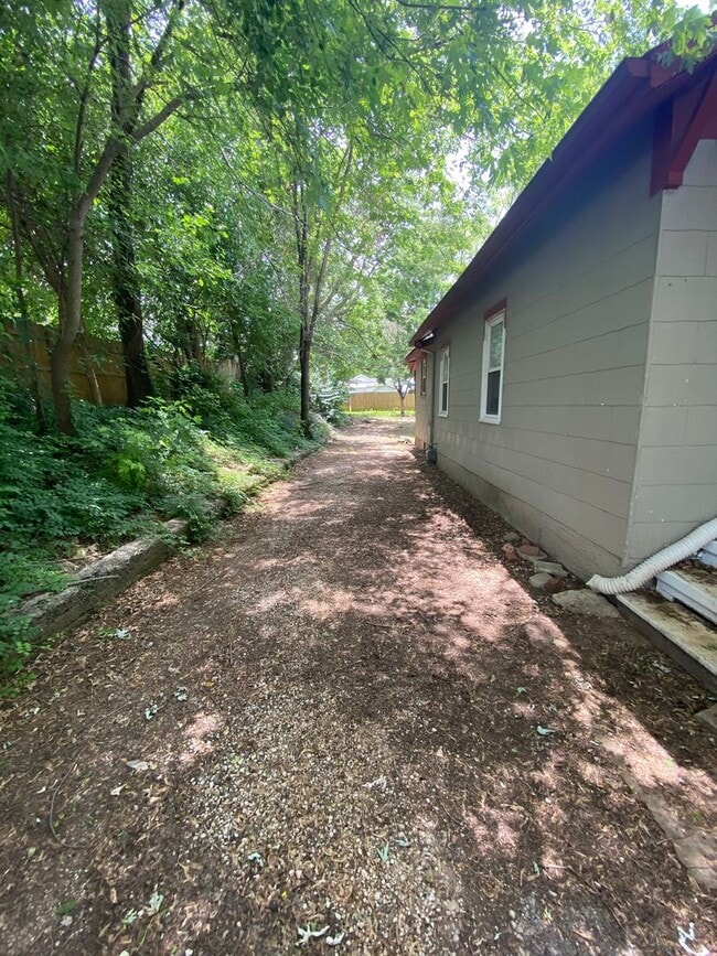 710 W Chicago St in Springfield, MO - Building Photo - Building Photo