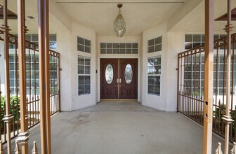 4709 Laurel Springs Dr in Bakersfield, CA - Foto de edificio - Building Photo
