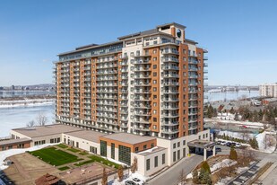 Les residences soleil in Brossard, QC - Building Photo