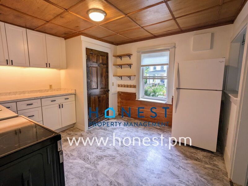 5 Sheldon St in Farmingdale, ME - Building Photo