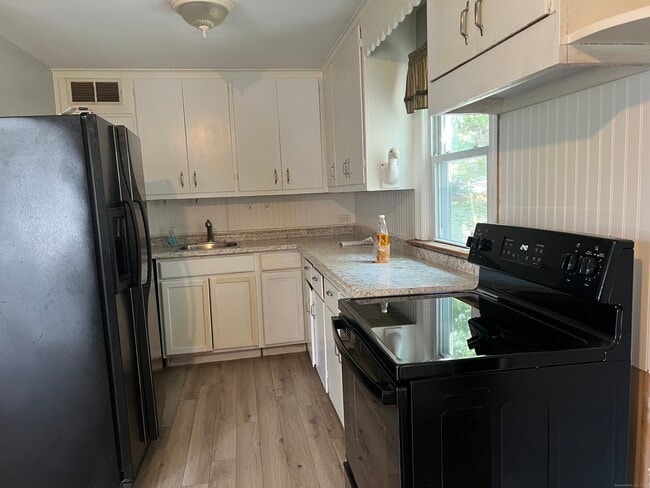77 McKinley St in Torrington, CT - Building Photo - Building Photo