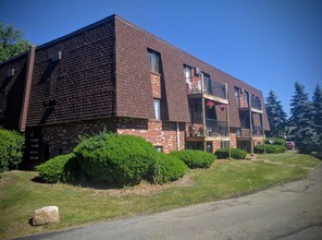 Arbor Arms in Sandusky, OH - Building Photo - Building Photo