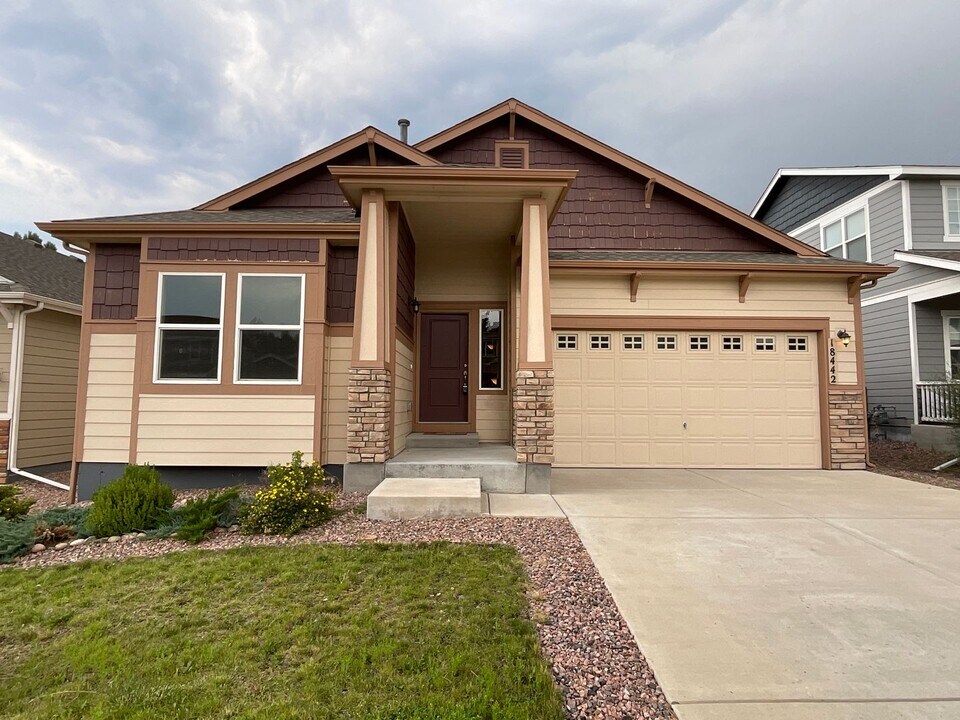 18442 Dunes Lake Ln in Monument, CO - Building Photo