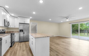 2273 Jeffrey Dr in Norfolk, VA - Building Photo - Building Photo