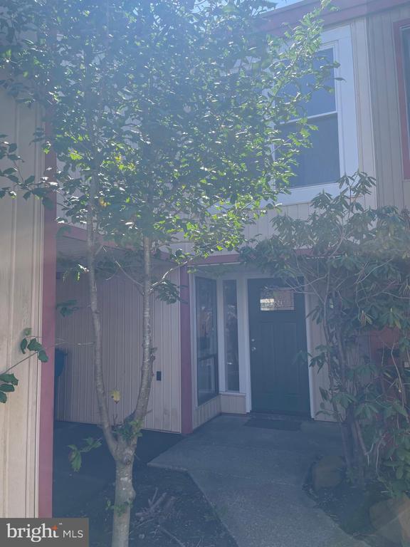 17 Log Pond Dr in Horsham, PA - Foto de edificio - Building Photo