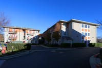 Arroyo Point in Santa Rosa, CA - Foto de edificio - Building Photo