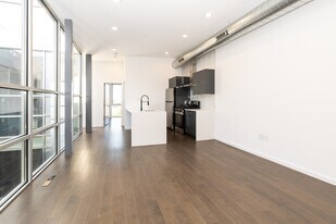 1941 N Marshall St, Unit 5 in Philadelphia, PA - Building Photo