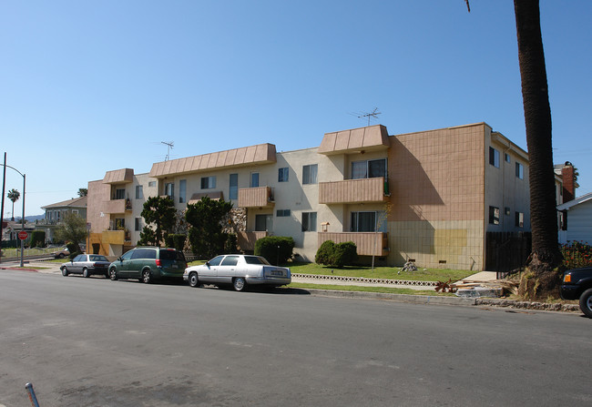 4475 Rosewood Ave in Los Angeles, CA - Foto de edificio - Building Photo