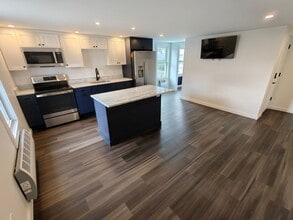 225 State St in Northampton, MA - Building Photo - Building Photo