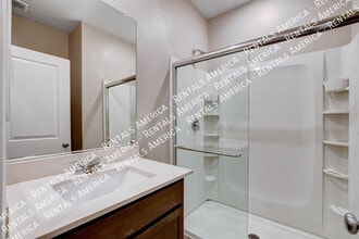 6820 Calvitero St in Las Vegas, NV - Building Photo - Building Photo