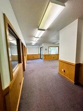 332 E Ridgeway Ave in Waterloo, IA - Foto de edificio - Building Photo