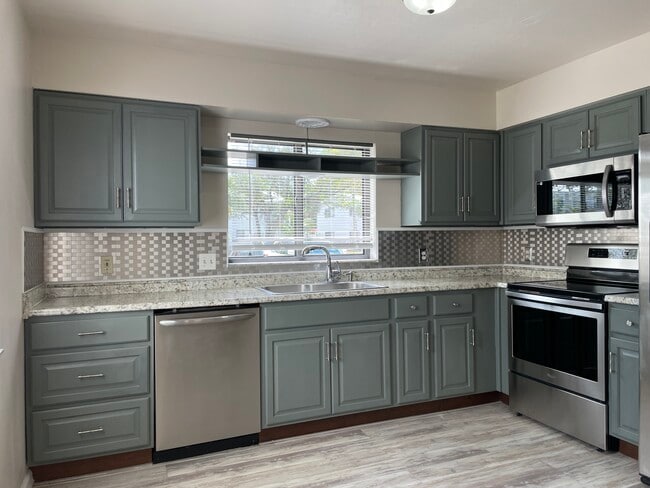 11943 Corinne Lee Ct, Unit 104