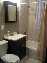 4 Bucknam St, Unit 2 in Boston, MA - Foto de edificio - Building Photo