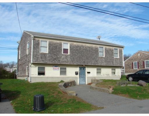 4-unit residential in Bristol, RI - Building Photo