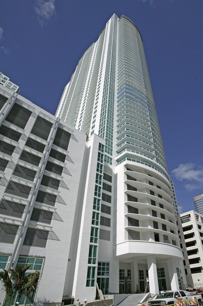 The Plaza on Brickell in Miami, FL - Foto de edificio - Building Photo