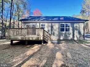 73 Azalea Way in Colonial Beach, VA - Building Photo - Building Photo