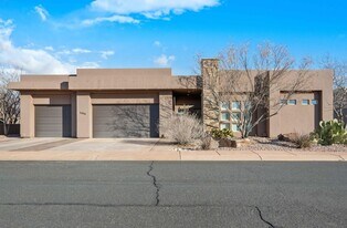 5454 West Copper Cliffs Way in Hurricane, UT - Building Photo