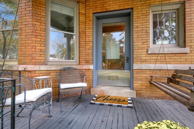 823 S Euclid Ave in Oak Park, IL - Foto de edificio - Building Photo