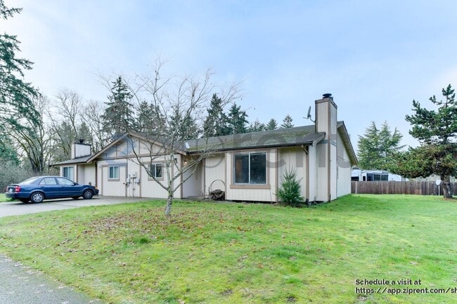 16814 10th Ave Ct E in Spanaway, WA - Building Photo - Building Photo