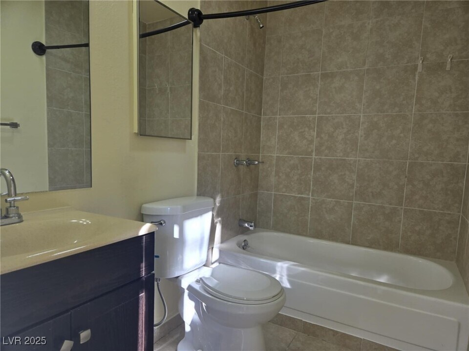 2953 Calle Grande in Las Vegas, NV - Building Photo