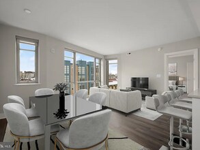 1311 13th St NW, Unit Penthouse 1 in Washington, DC - Foto de edificio - Building Photo
