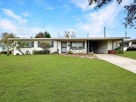 413 Krueger St in Orlando, FL - Building Photo