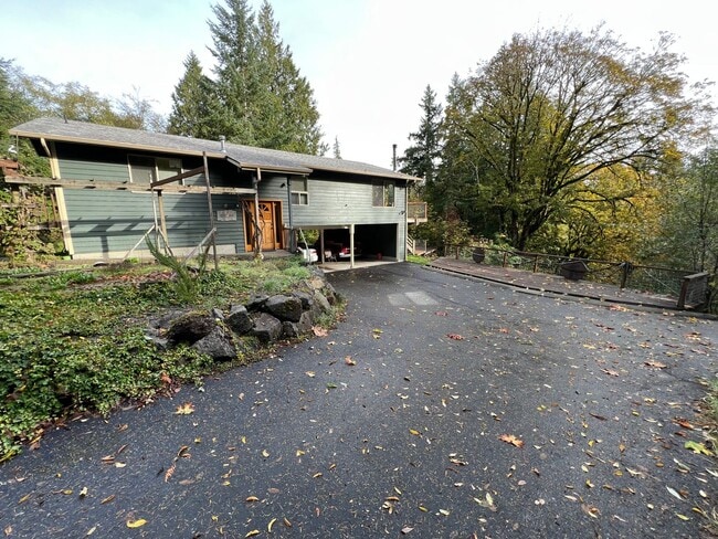 property at 3435 Marjorie Ln SE