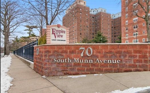 70 S Munn Ave in East Orange, NJ - Foto de edificio - Building Photo