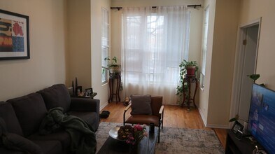 1411 W Erie St in Chicago, IL - Building Photo - Building Photo