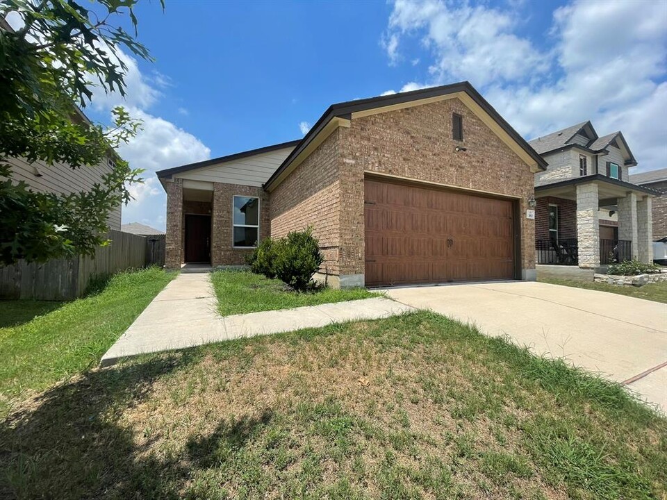 380 Gustaf Trl in Niederwald, TX - Foto de edificio