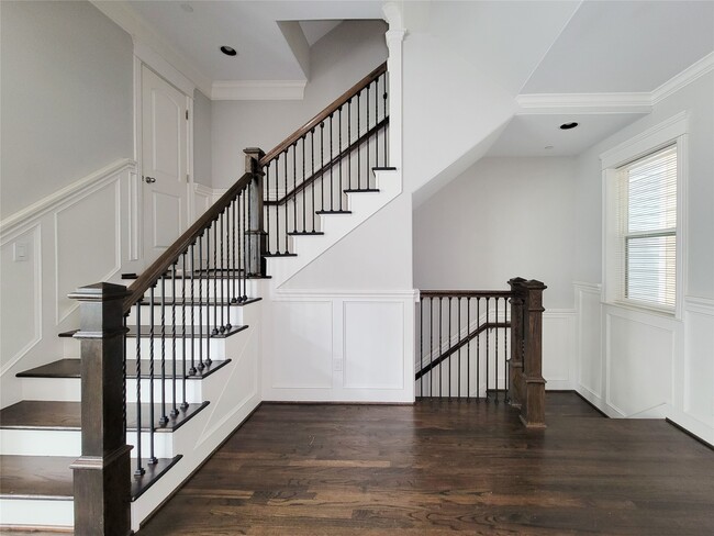 property at 2114 Bidwell Dr
