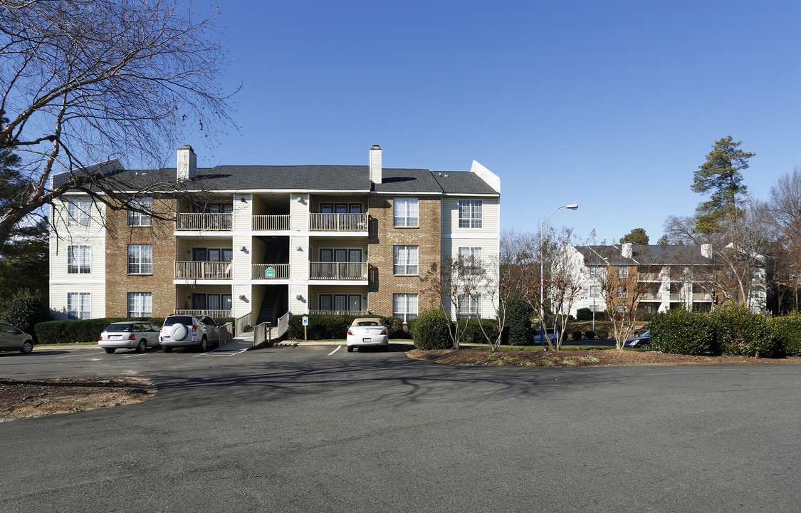 Otter Run Apartments in Raleigh, NC - Foto de edificio