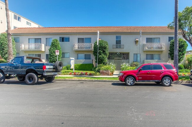 1628 S Westgate Ave in Los Angeles, CA - Foto de edificio - Building Photo