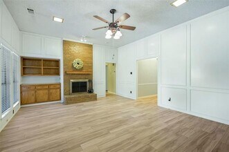 900 E Berkeley Dr in Richardson, TX - Building Photo - Building Photo