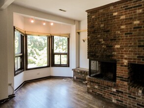 871 W Lill Ave, Unit 877-2D in Chicago, IL - Building Photo - Building Photo