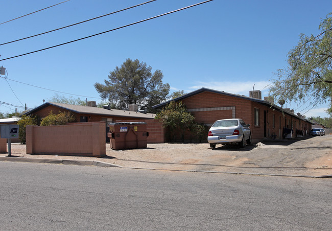 3218-3220 E Monte Vista Dr in Tucson, AZ - Building Photo - Building Photo