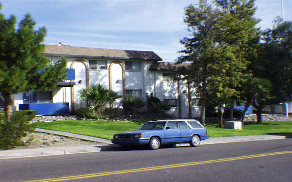 Hillside Terrace Apartments in Phoenix, AZ - Building Photo