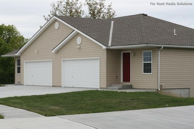 Brand New Duplexes in Kansas City, MO - Building Photo