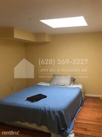 1402 E Baltimore St photo'