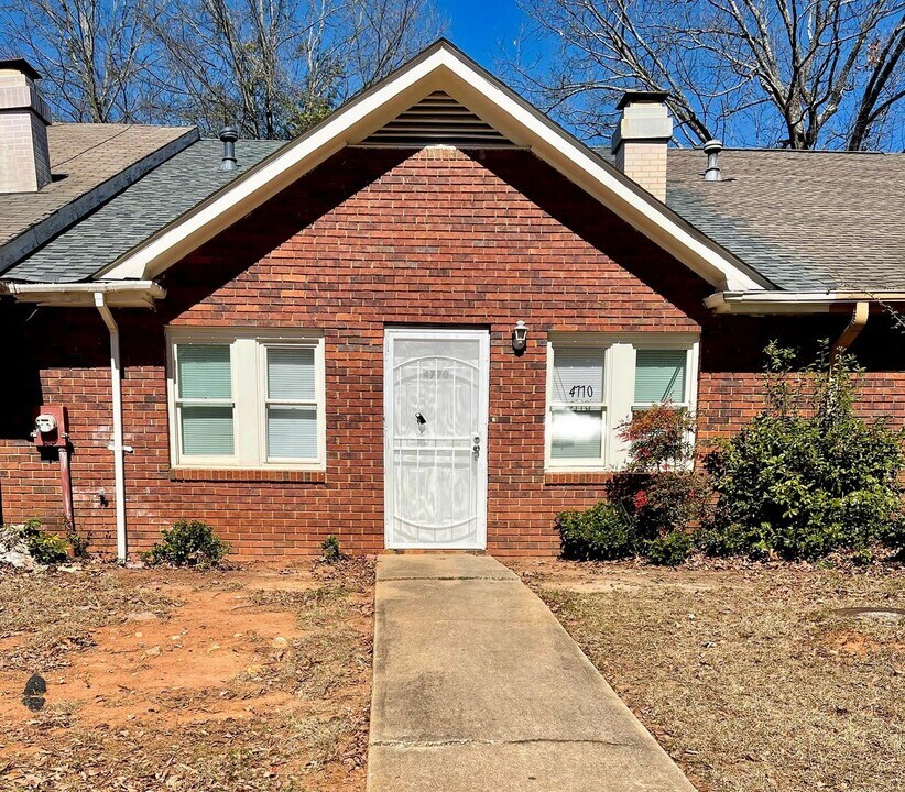 4770 Old Highgate Entry in Stone Mountain, GA - Building Photo