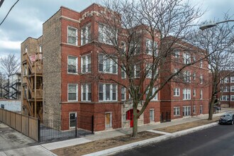 6748 S Clyde Ave in Chicago, IL - Building Photo - Building Photo