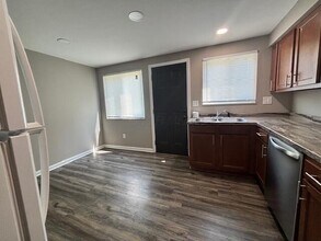 861 Oakland Park Ave in Columbus, OH - Building Photo - Building Photo