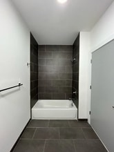 1127 Stuyvesant Ave., Unit 304 in Irvington, NJ - Foto de edificio - Building Photo