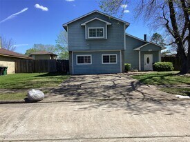 15831 Bazelbriar Ln in Missouri City, TX - Building Photo