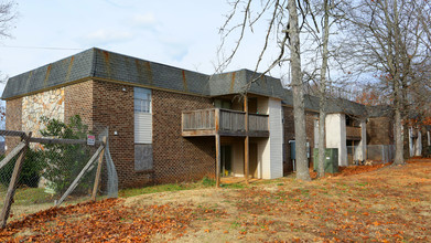 Somerset Hills Apartments in Birmingham, AL - Building Photo - Building Photo