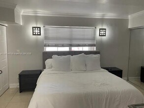 6705 N Kendall Dr in Pinecrest, FL - Building Photo - Building Photo