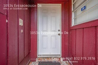10534 Evesborough Dr in Houston, TX - Building Photo - Building Photo