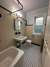 1214 W Jarvis Ave in Chicago, IL - Building Photo - Building Photo