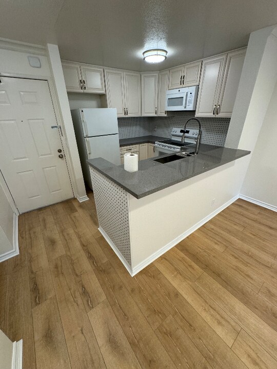 3520 Lebon Dr in San Diego, CA - Building Photo
